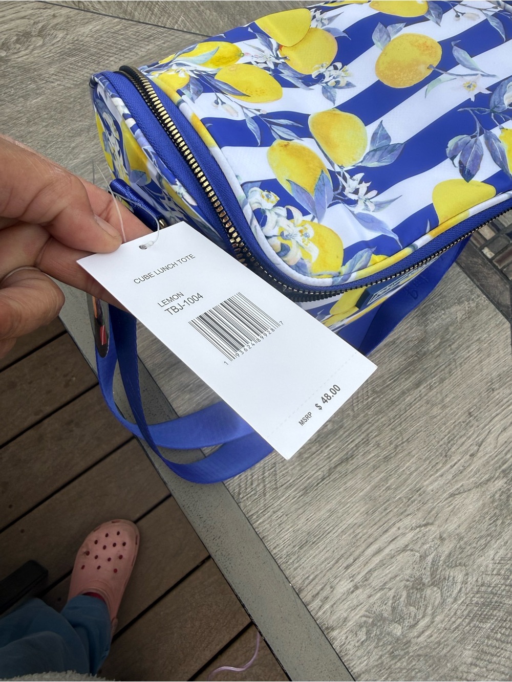 NWT Betsey. Johnson Lemon Stripe Insulated Lunch Crossbody Tote. - Picture 9 of 9